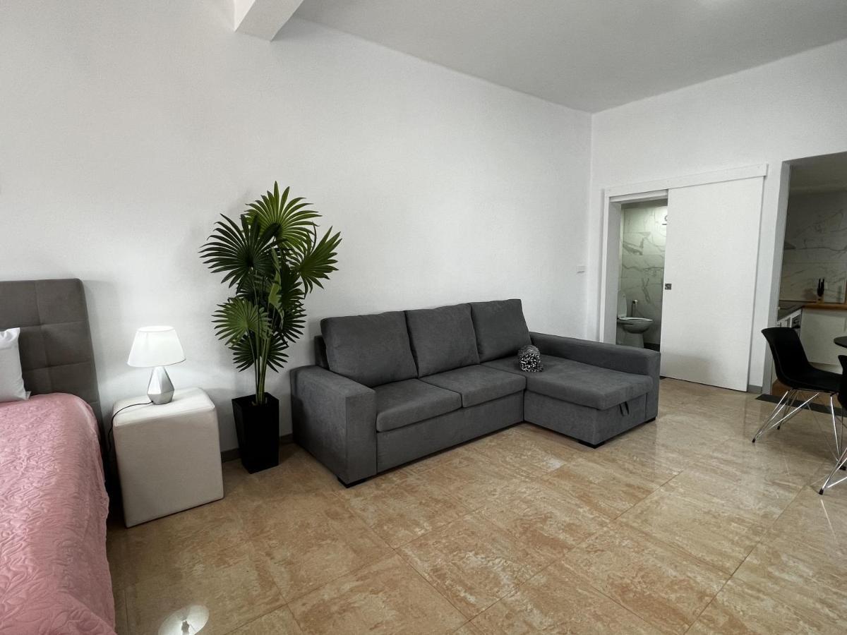 Studio Home Away From Home Canical  Exterior photo